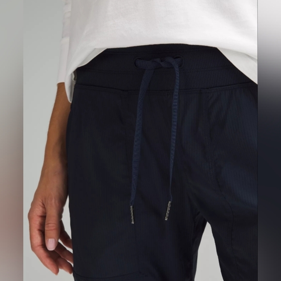 Lululemon Black Womens Athletic Pocket Straight Leg Pants - Picture 2 of 14